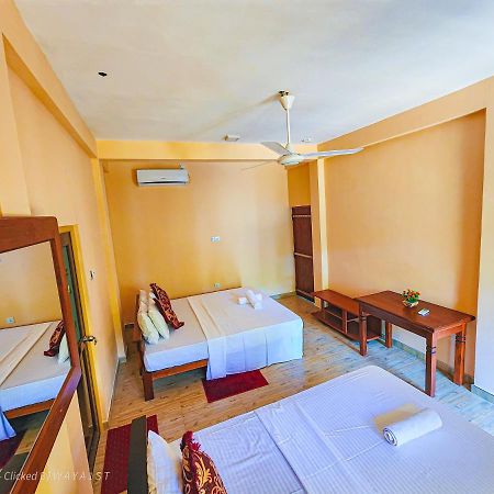 Jay'S Avenue Hotel Udawalawe Exterior photo