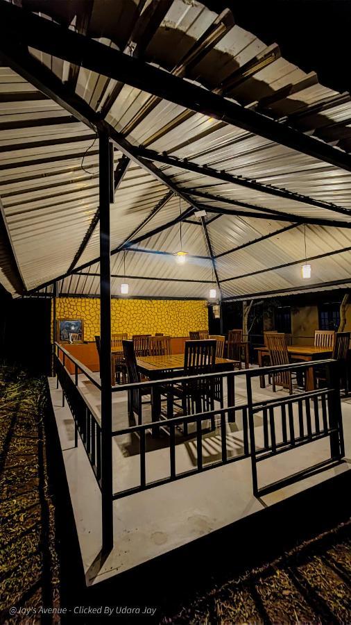 Jay'S Avenue Hotel Udawalawe Exterior photo
