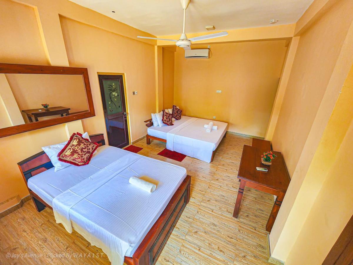 Jay'S Avenue Hotel Udawalawe Exterior photo
