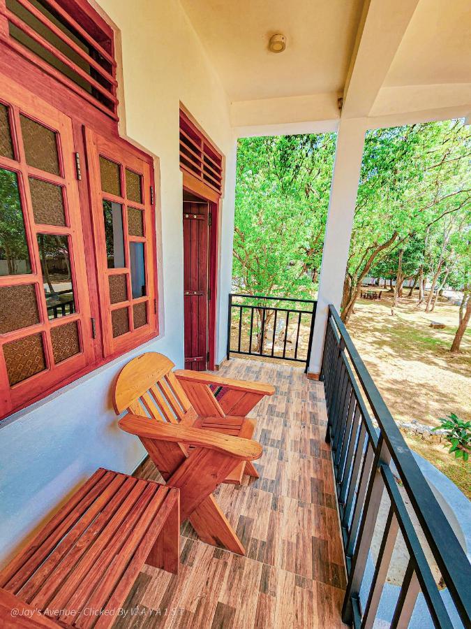 Jay'S Avenue Hotel Udawalawe Exterior photo